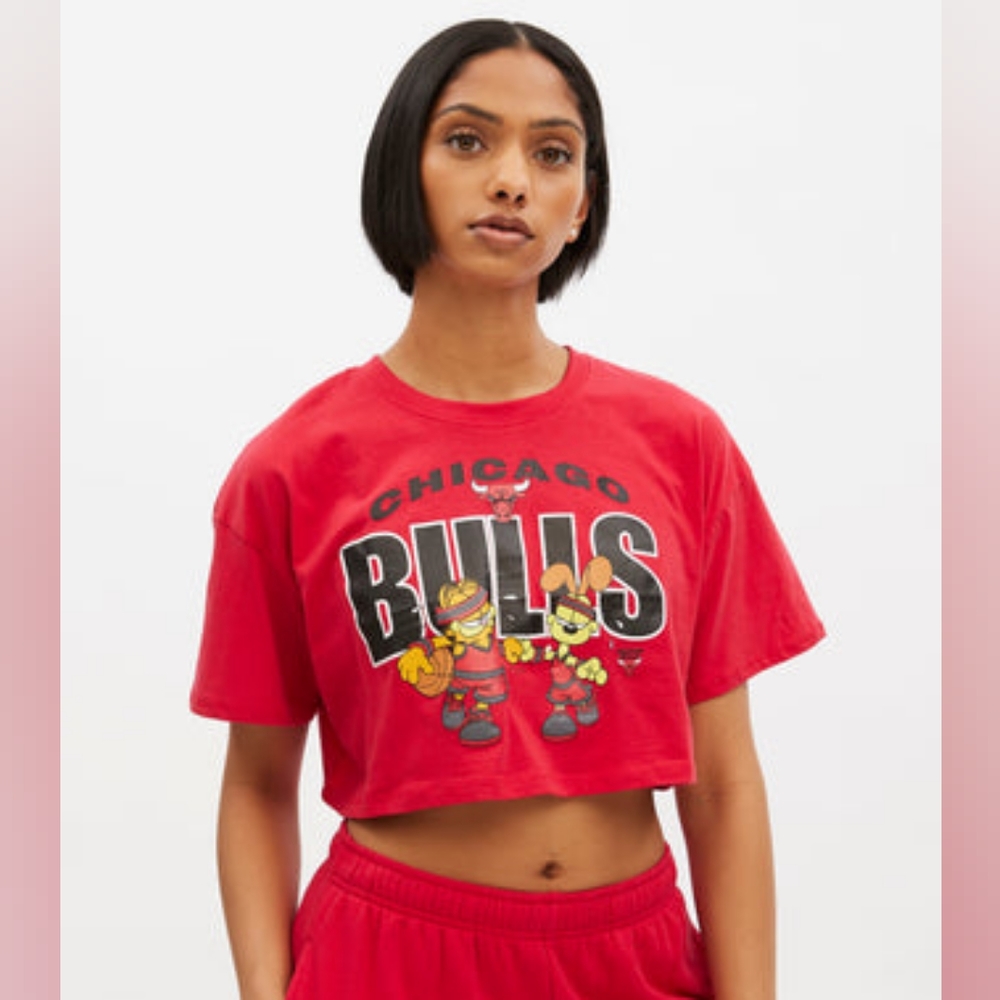 Garfield × NBA || Chicago Bulls Crop Top, Medium, Red